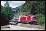 1116 085 mit R5217 bei Gries am Brenner am 19.05.2004.