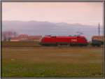 Taurus 1116 026-4 in Zeltweg (Im Hintergrund Schlo Farrach )4.4.2007