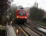 Bei dichtem Schneefall kommt ein Taurus ÖBB 1116 173  Sensi   aus Richtung Aachen-West mit einem Coilzug aus Genk-Goederen(B) nach Linz-Voestalpine(A) und fährt durch Aachen-Schanz in