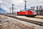 1116 040-7  Norbert  hält mit dem IC 533  Lienzer Dolomiten  (Wien Hbf - Lienz), im Bahnhof Greifenburg-Weißensee.
Aufgenommen am 29.3.2018.