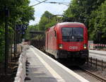 Taurus 1116 105 von ÖBB kommt mit einem Güterzug aus Belgien nach Österreich  und kommt aus Richtung Aachen-West,Aachen-Schanz,Aachen-Hbf,Aachen-Rothe-Erde und fährt durch Aachen-Eilendorf in Richtung Stolberg-Hbf(Rheinland)Eschweiler-Hbf,Langerwehe,Düren,Merzenich,Buir,Horrem,Kerpen-Köln-Ehrenfeld,Köln-West,Köln-Süd. Aufgenommen vom Bahnsteig 2 in Aachen-Eilendorf. 
Bei Sommerwetter am Nachmittag vom 9.7.2018.