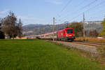 IC 119 bei Schwarzach im Sandwich vorne mit 1116 273 in Richtung Dornbirn. 26.10.18