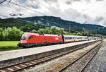 1116 170-2 fährt mit dem IC 632  Lienzer Dolomiten  (Lienz - Wien Hbf), in den Bahnhof Greifenburg-Weißensee ein.