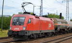 ÖBB - Österreichische Bundesbahnen mit   1116 198  [NVR-Nummer: 91 81 1116 198-3 A-ÖBB] und Ganzzug Druckgaskesselwagen am 12.08.19 Durchfahrt Bahnhof Flughafen Berlin-Schönefeld.