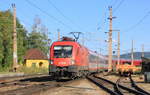 Am 06.09.2015 rollt 1116 178 mit Railjet in Richtung Wien durch den Bahnhof Eichberg an der Semmeringbahn. 