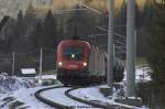 BB 1116 224 und eine Schwestermaschine kurz vor dem Bahnhof Klais am 28.12.2006