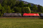 Werbelok  Cobra  1116 182-7 mit 1116 050-6 zwischen Götzis und Altach gen Altach. 23.4.20