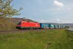 ÖBB Siemens Taurus 1116 084-5 mit KV Zug in Wernfeld (Bayern) am 01.05.21