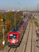 1116 150 mit EC113 Frankfurt-Klagenfurt am 09.11.2021 am Eszetsteg in Stuttgart.