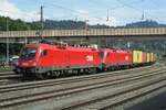 ÖBB 1116 123 steht am 19 Mai 2018 mit ein Containerzug in Kufstein.