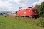 1116 214 bringt bei Rosenheim den OEC 188  VAL/GARDENA/GRDNERTAL nach Mnchen und wird gegen Mittag mit dem EC 89  LEONARDO DA VINCI  zurck zum Brenner fahren. Morgenfrh wird sie den EC 85  MICHELANGELO , von Mnchen ber Verona Porta Nuova nach Roma Termini, zum Brenner fahren. (29.06.07)