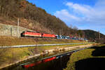 Die Vorspannlok 1144 116 und die 1116 194 sind mit einem Fiat 500 Autozug unterwegs am Semmering in Richtung Tarvisio.