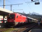 Ich hatte sehr viel Glck, als ich am 22.09.2007 beim 9-Mintigen Halt des EC Maria Theresia ausgestiegen bin, um ein paar Fotos zu schiessen,denn die BR 1116 211-2 fuhr gerade mit dem Venice-Simplon Orient Express vom Brenner her in Innsbruck Hbf ein!