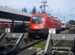 1116 107 bei der bergabe des IC 118 am 23.08.2007 in Lindau Hbf. Ab Lindau wird der IC 118 nun von einer 234 bis Ulm gezogen und von da an ernimmt eine 101 den Job bis Mnster.