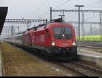 ÖBB - - Loks  1116 055 + 1116 131-4 bei der Übernahme eines EC im Bahnhof Buchs /SG am 26.12.2025