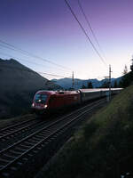 �BB 1216 025 'World Record' und �BB 1216 012 'Nightjet Italien' �berqueren am 24.08.2026 mit einem Brenner-Umleiter Railjet in Richtung M�nchen die Falkensteinbr�cke.
 
——————
 
Zug: RJ 80
Laufweg: Venezia S.  ...