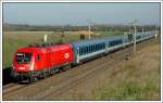 EN 467  Wiener Walzer  von Zrich ber Wien Westbahnhof nach Budapest-Keleti pu am 15.4.2007 kurz vor Gramatniedl, bespannt mit der ungarntauglichen 1116 019.