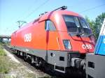 1116 025-8 steht zusammen mit 1116 041-3  Niederlande  mit OEC 569 nach Wien-Westbahnhof in Bregenz.