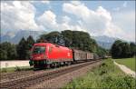 1116 126 schleppt vor dem Kaiser Gebirge den 88834(?) von Hall in Tirol Richtung Norden.