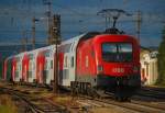 1116 125-4 schiebt den R 2222 von Wiener Neustadt Hbf.