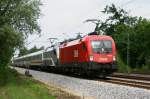 1116 089 und die Railjet Lok 1016 034, welche leider nur die zweite Lok war :-(, mit IC 65 am 24.05.2009 in Haar (bei Mnchen).