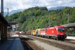 Tandem bestehend aus 1116 030 und einer 1142 bei der Talfahrt (Payerbach,7.9.09)