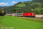 1116 177-5 mit dem aus unterschiedlichstem DB-Wagenmaterial gebildeten IC 518  World Vision - Kinderpatenschaft  Graz Hbf. - Innsbruck Hbf.,kurz vor dem Esig von St.Johann im Pongau (sterreichurlaub 15.08.09)