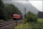 Eine 1116 mit einem gemischten Gterzug bei Niederaudorf.