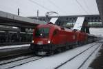 1116 280-7 und 1116 117-1 bespannten den BB IC Wien Westbahnhof - Salzburg Hbf. Hier bei der Einfahrt in Wels am 03.12.10