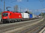 1116 134 mit einer RoLa durch Brixlegg in Richtung Brenner ( 9.4.2011 ).