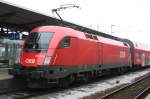 1116 174-2 mit einem Regionalzug im Bahnhof Wiener Neustadt. (7.2.2006)