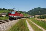 Dank der Information des netten Fahrdienstleiters von Steyerling konnte am 12.07.2011 dieser Gterzug mit 1144 221 an der Spitze von Passau Richtung Selzthal bei Schn, kurz vor Klaus abgelichtet