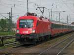 EC 23 aus Wien Westbahnhof kommend bei der Einfahrt in Plattling Hbf. Er hat Dortmund Hbf zum Ziel. 15.5.2006