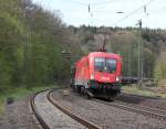 Standortverlagerung nach Cornberg. Bevor die zunchst nach Sontra gefahrenen Dampfzge einzeln wieder zurck nach Bebra fuhren, kam erstmal allerlei aufgehaltener Regelverkehr durch. Hier 1116 131 mit Autotransportwagen gen Norden. Aufgenommen am 28.04.2012.