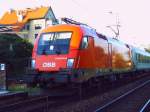 1116 274 fuhr am 15.6.2006 meiner Ansicht nach  etwas  schnell durch den Bahnhof Wien Pentzing. Zuvor hatte sie mehrmals das Horn bettigt, da einigen Leuten am Bahnsteig nich klar war, wie schnell diese RoLa durch den Bahnhof fuhr und sie daher nich sehr weit von der Bahnsteigskante entfernt standen. Man htte meinen knnen, es sei der Zug nach Wien Htteldorf. 