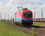 Die Rail Cargo Hungaria 1116 017 kam am 14.05.2013 als Tfzf aus Richtung wien durch Gramatneusiedl.