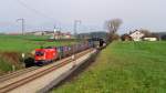 1116 038 mit Containerzug bei Hörafing (01.04.2014)