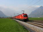 Die 1116 114 und die 1116 269 mit einem KLV-Zug  am 21.04.2013 unterwegs bei Niederaudorf.