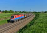 1116 041 mit einem Güterzug am 03.06.2015 bei Plattling. 