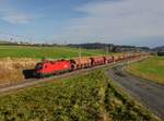 Die 1116 274 mit einem umgeleiteten Getreidezug am 20.11.2016 unterwegs bei Köstendorf.