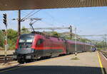 �BB railjet 1116 216 mit dem RJX 19929 von Innsbruck Hbf nach Budapest-Keleti, am 01.08.2026 in Budapest-Kelenf�ld.