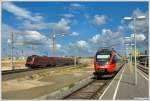 RJ 63 nach Budapest passiert die Baustelle des neuen wiener Hauptbahnhofes und die Bahnsteige des provisorischen Bahnhofes Wien Ost.