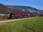 Die 1116 243 mit einem RJ am 17.11.2012 unterwegs bei Schwaz.