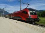 1116 237-9 schiebt den railjet 632 von Lienz in Richtung Wien. Hier zu sehen am 28.5.2015 im Bahnhof Greifenburg-Weißensee.