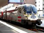 Die BB-Sonderlok '50 Jahre Bundesheer' (1116 246-8) kurz nach ihrer Ankunft aus Innsbruck auf dem Wiener Westbahnhof.