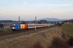 Im letzten Licht, die Sonne war gerade verschwunden, entstand diese Aufnahme: 1116 056 (EM - Rum�nien) mit OIC 646 bei P�ndorf (28.02.2008)