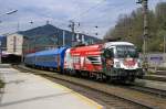Mit einem Milit�rsonderzug ist am 13.04.2008 die 1116 246 (Bunderheer) durch Bruck/Mur unterwegs.