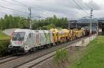 Am 6.05.2013 kam die 1116 130 (Frontrunner) beim G�terzug 55555 von St.Michael nach Villach zum Einsatz. Das Bild entstand in der ehemaligen Haltestelle Spielberg.