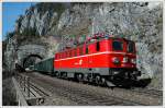 EZ 1968 Zauberberge bei der Pendelfahrt von Mrzzuschlag nach Wr. Neustadt beim Krausel-Tunnel kurz vor Breitenstein am 30.3.2008.