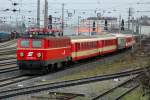 1141 024 am 8.12.2005 mit dem Erlebniszug Zauberberge (Wien Sd - Mrzzuschlag) bei der Durchfahrt in Matzleinsdorf.